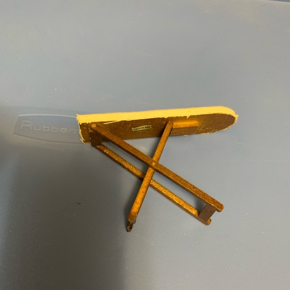 New Vintage Dollhouse Accessories, 3 pcs: Iron Board, Iron, Singer Sew Machine. - Picture 3 of 7